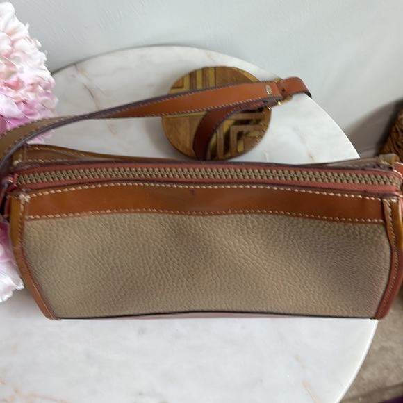 *Similar To* Vintage Dooney & Bourke Pebble Leather Purse - Picture 5 of 13